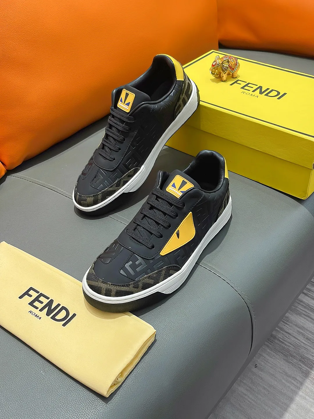 Men's shoes FENDI "Fendi" P400 Regular size: 38-44 (casual shoes) Product materials: Selected cowhide upper, soft sheepskin lining; original outsole.